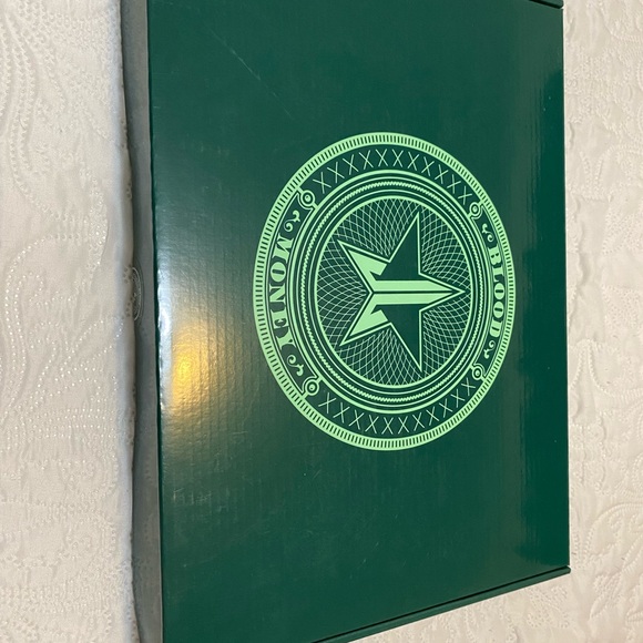 Jeffree Star Blood Money Mirror - Picture 2 of 3